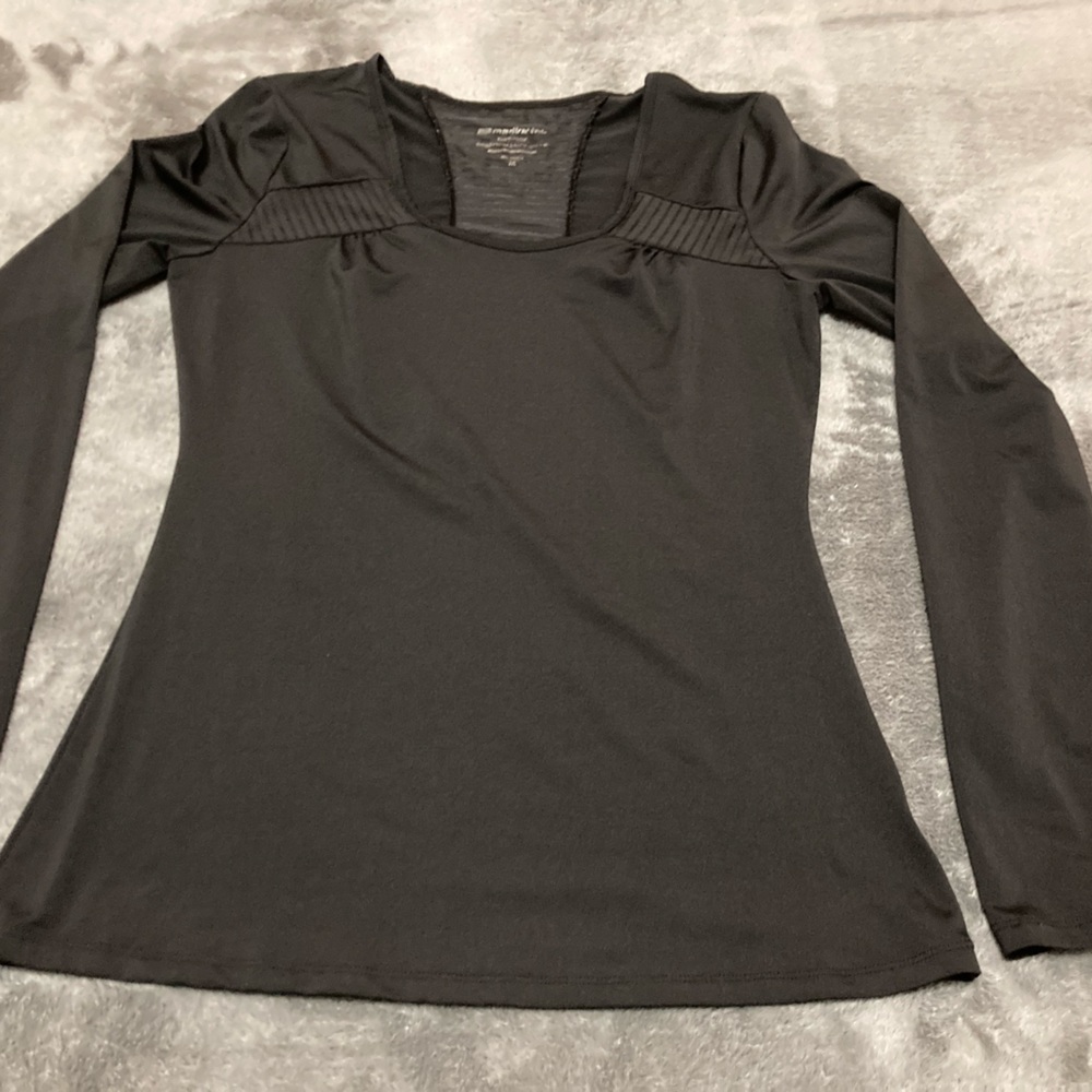 Marika black shirt